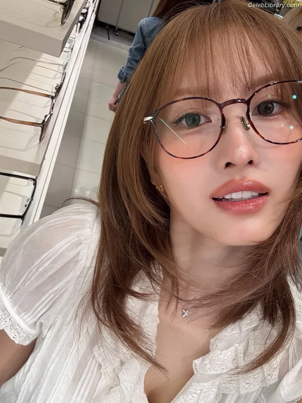 Hirai Momo  TWICE photo 14 of 639