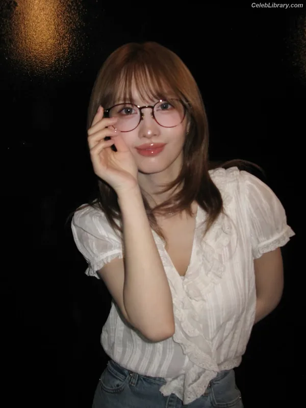 Hirai Momo  TWICE photo 15 of 639