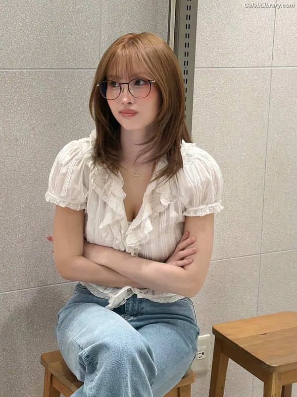 Hirai Momo  TWICE photo 16 of 639
