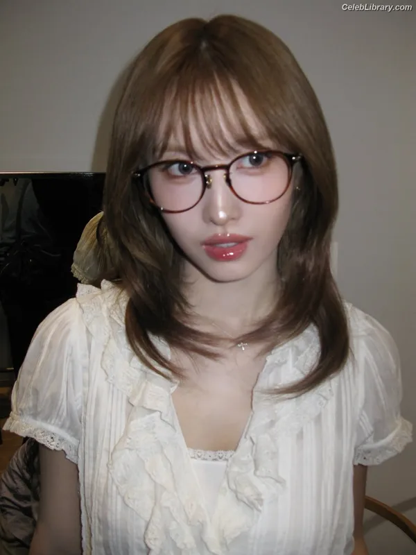 Hirai Momo  TWICE photo 21 of 639