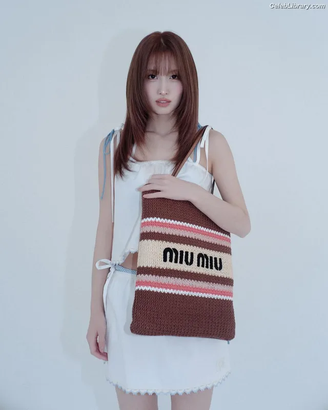 Hirai Momo  TWICE photo 13 of 639