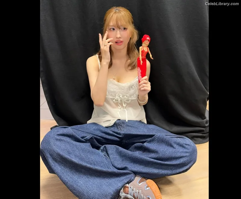 Hirai Momo  TWICE photo 18 of 639