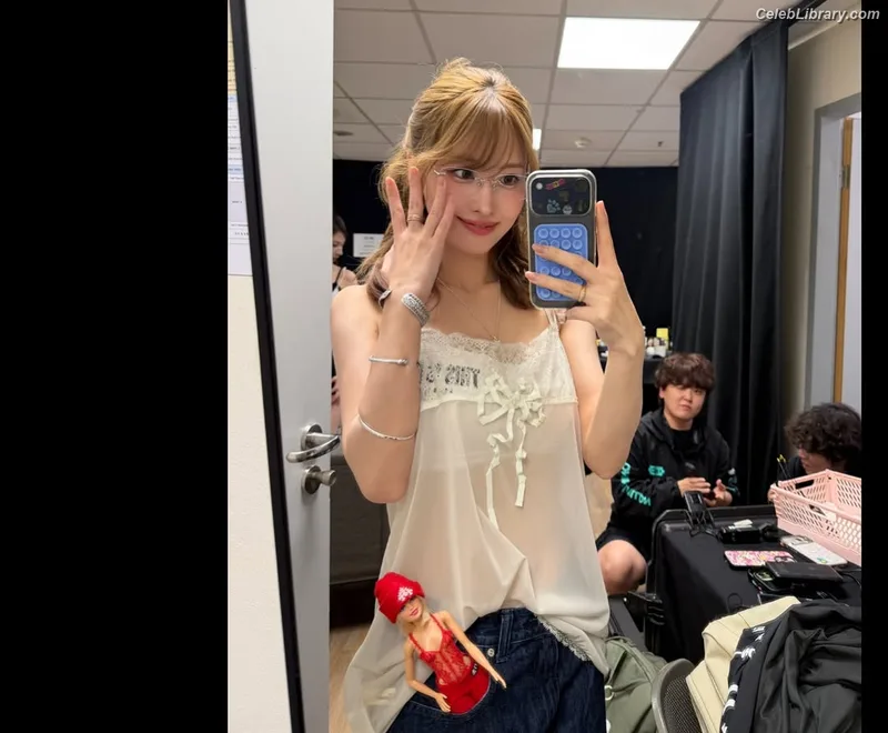 Hirai Momo  TWICE photo 19 of 639