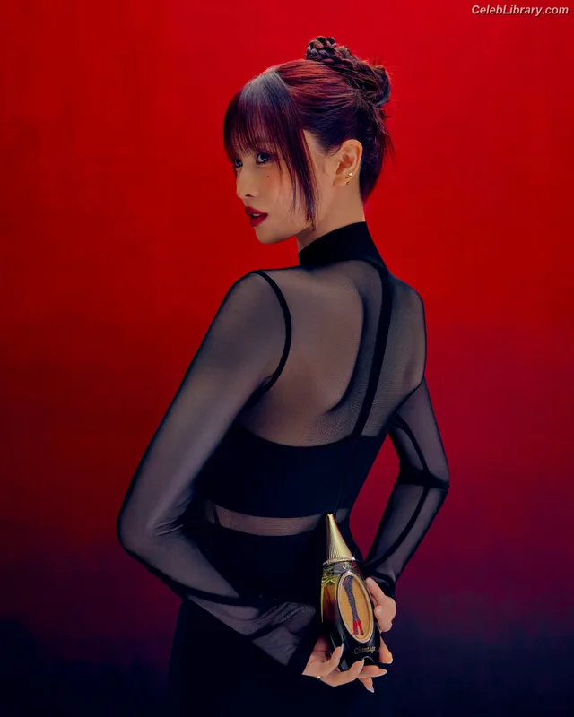 Hirai Momo  TWICE photo 23 of 639