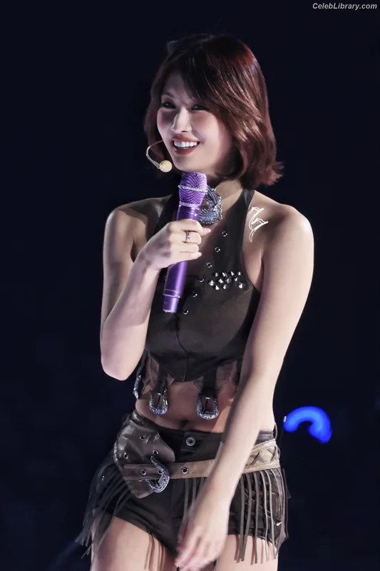 Hirai Momo  TWICE photo 4 of 639