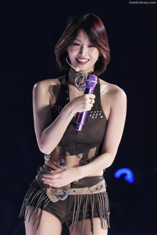Hirai Momo  TWICE photo 5 of 639