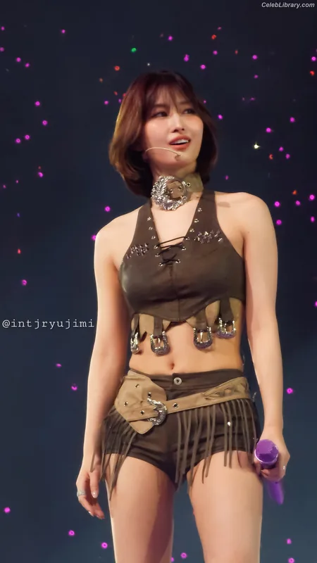Hirai Momo  TWICE photo 14 of 639