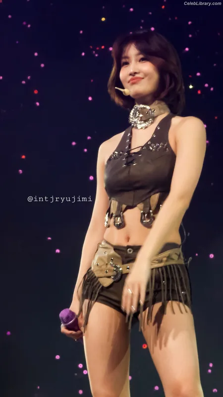 Hirai Momo  TWICE photo 15 of 639