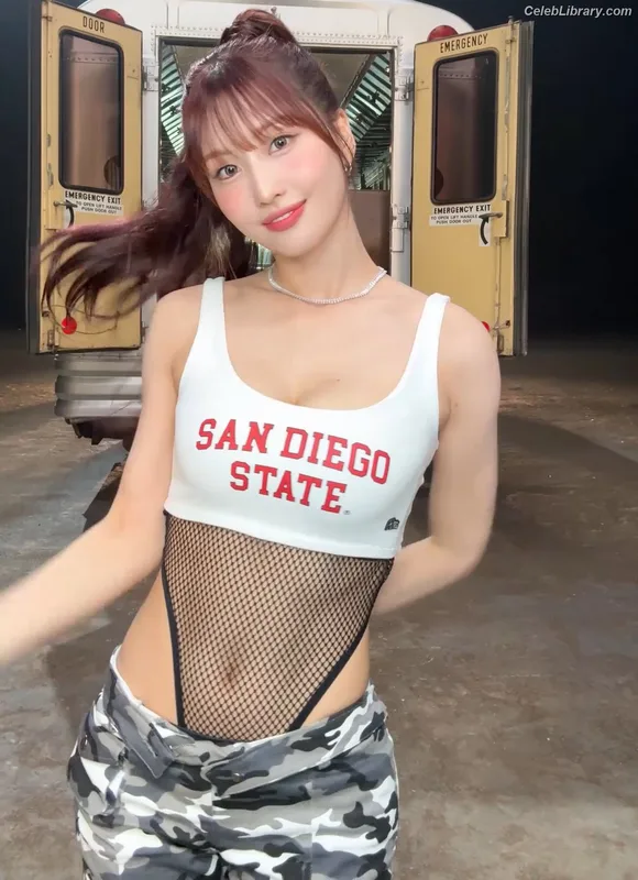 Hirai Momo  TWICE photo 24 of 639