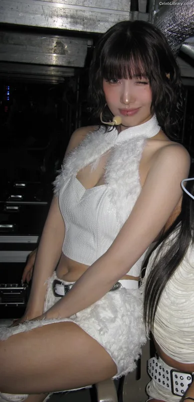 Hirai Momo  TWICE photo 18 of 639