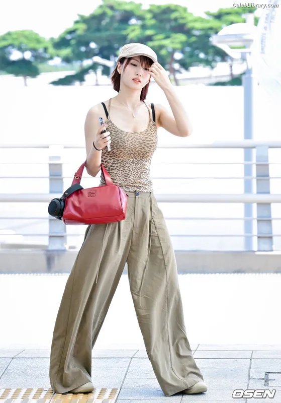 Hirai Momo  TWICE photo 3 of 639