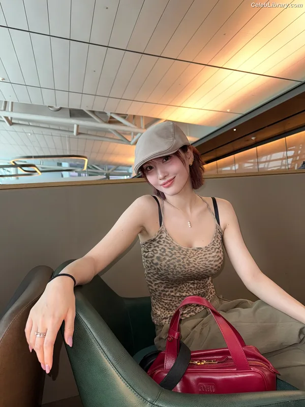 Hirai Momo  TWICE photo 6 of 639