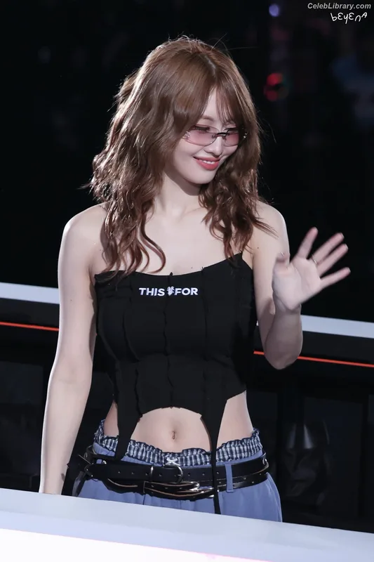 Hirai Momo  TWICE photo 16 of 639