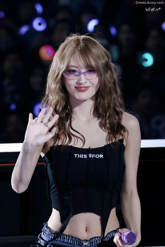 Hirai Momo  TWICE photo 17 of 639