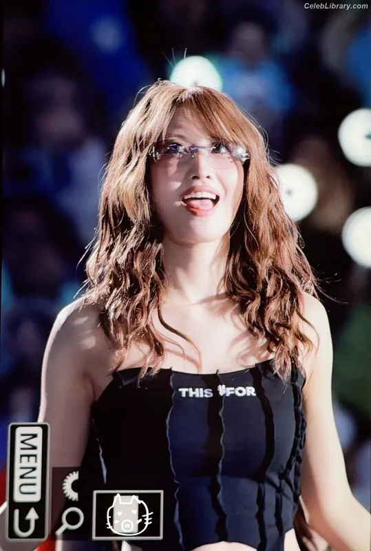 Hirai Momo  TWICE photo 24 of 639