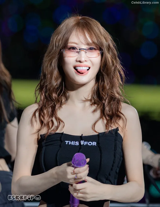 Hirai Momo  TWICE photo 2 of 639