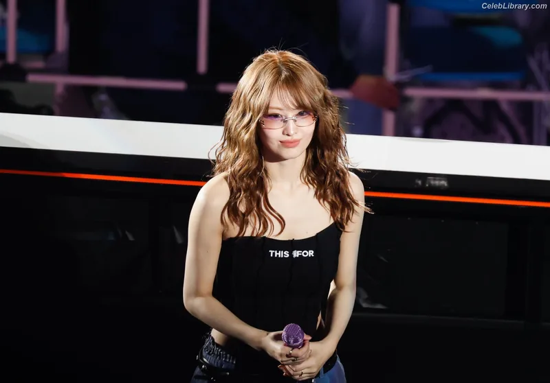 Hirai Momo  TWICE photo 4 of 639