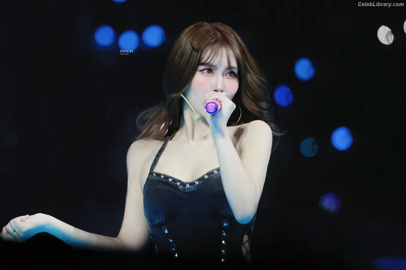 Hirai Momo  TWICE photo 13 of 639