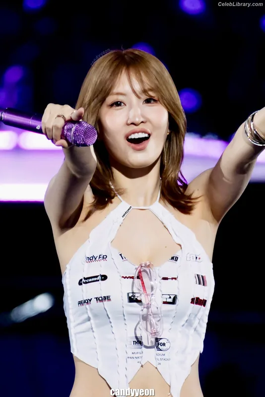 Hirai Momo  TWICE photo 19 of 639