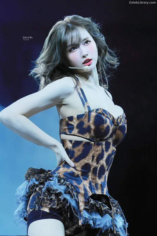 Hirai Momo  TWICE photo 20 of 639