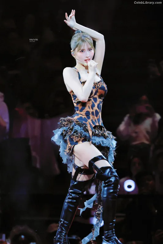 Hirai Momo  TWICE photo 4 of 639