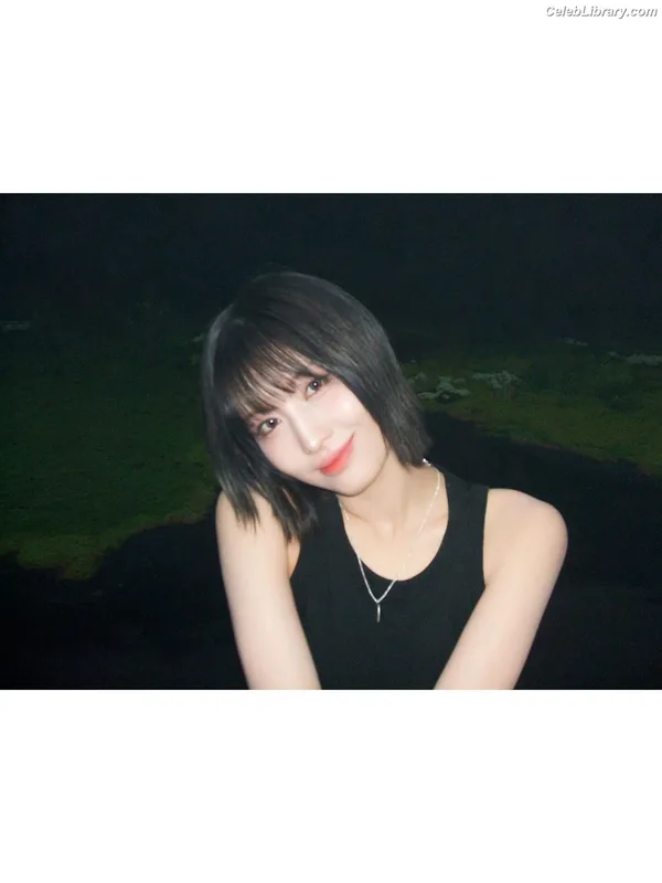 Hirai Momo TWICE photo 1 of 639