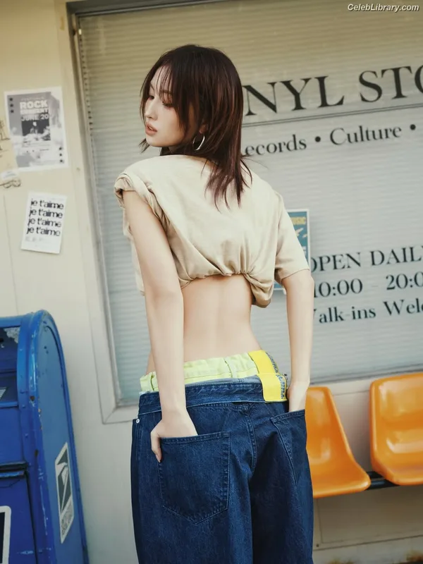 Hirai Momo TWICE photo 4 of 639