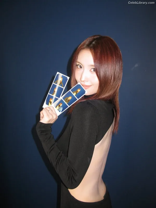 Hirai Momo TWICE photo 5 of 639