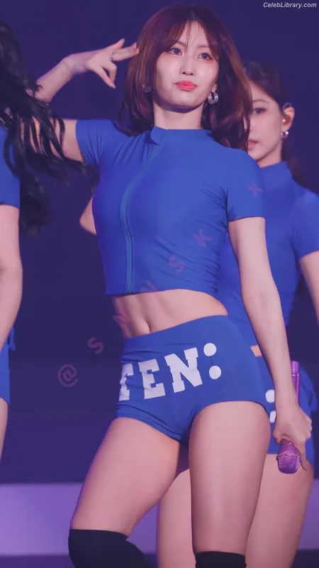 Hirai Momo TWICE photo 16 of 639