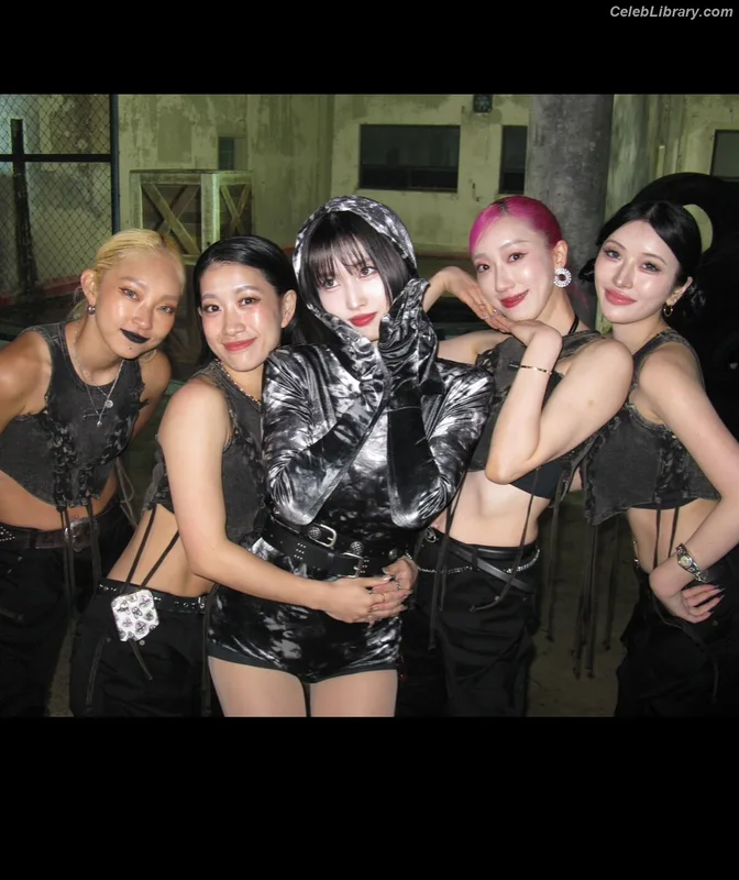 Hirai Momo TWICE photo 3 of 639