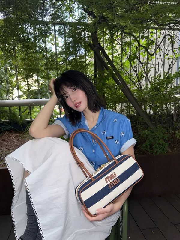 Hirai Momo TWICE photo 14 of 639