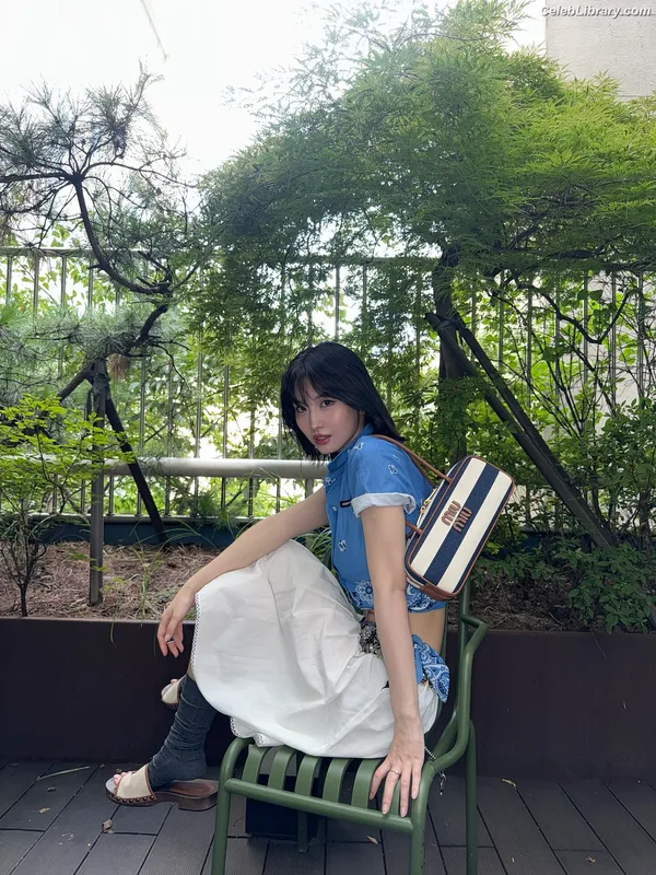 Hirai Momo TWICE photo 15 of 639