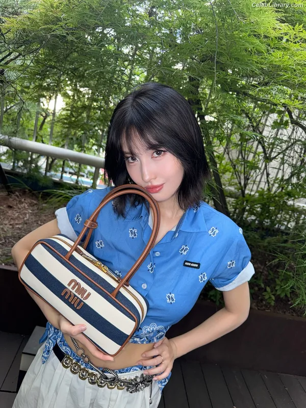 Hirai Momo TWICE photo 17 of 639