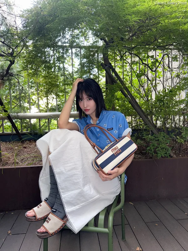 Hirai Momo TWICE photo 18 of 639