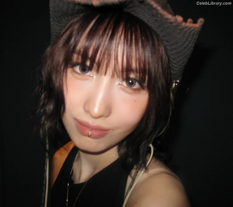 Hirai Momo TWICE photo 23 of 639