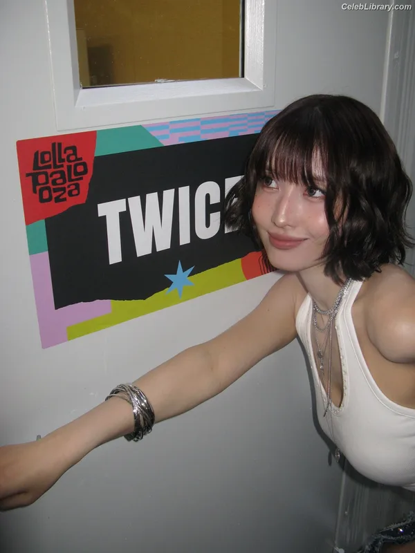 Hirai Momo TWICE photo 13 of 639