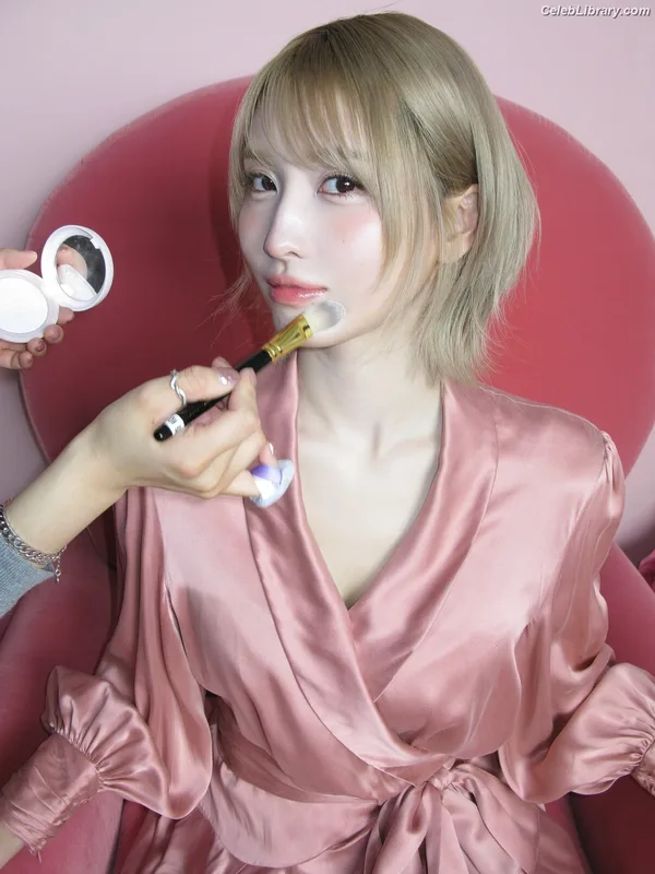 Hirai Momo TWICE photo 19 of 639