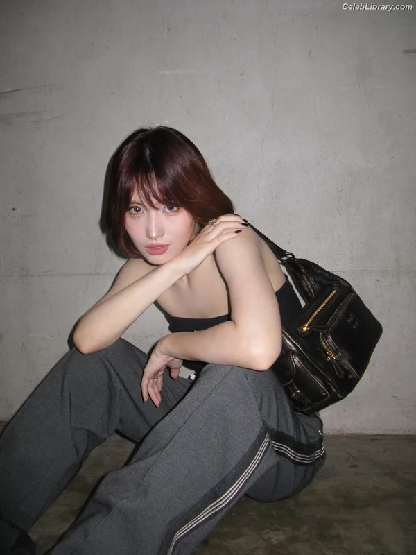 Hirai Momo TWICE photo 12 of 639