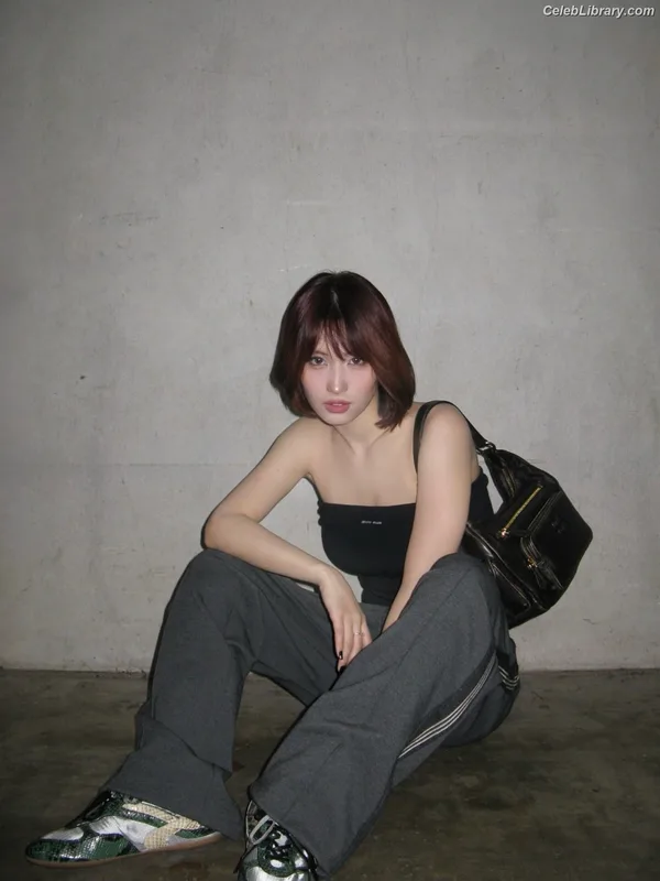 Hirai Momo TWICE photo 13 of 639