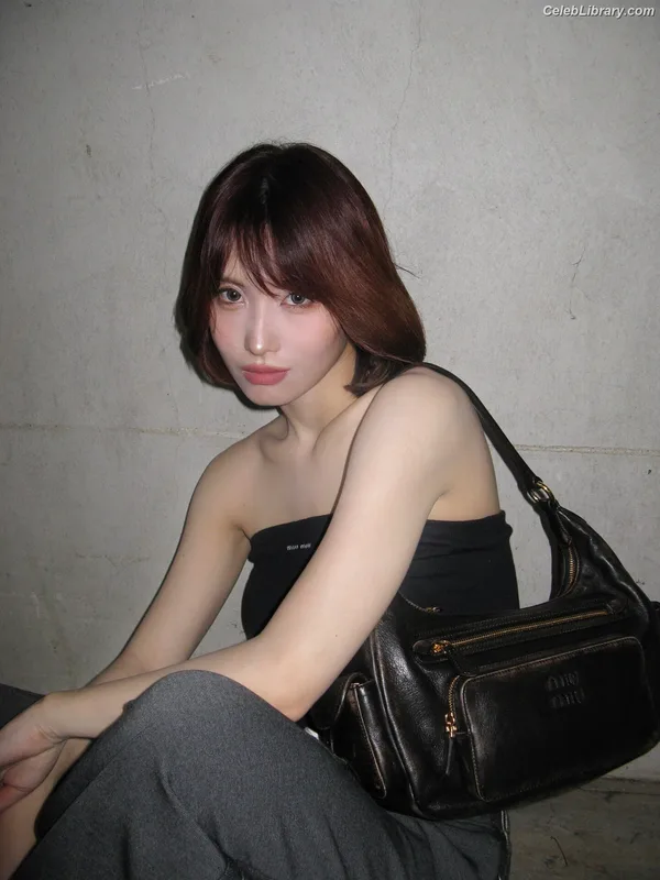 Hirai Momo TWICE photo 15 of 639