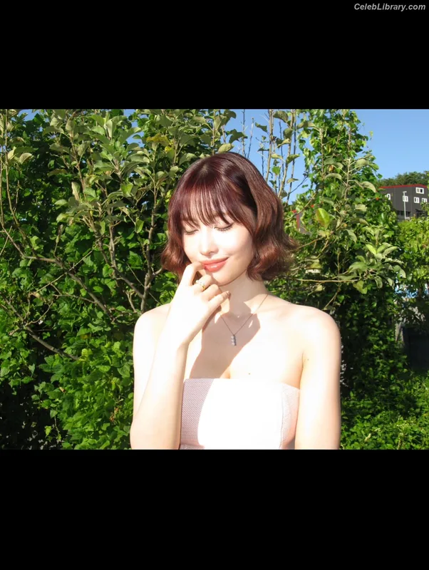 Hirai Momo TWICE photo 6 of 639