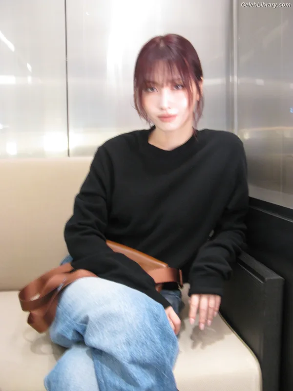 Hirai Momo TWICE photo 8 of 639