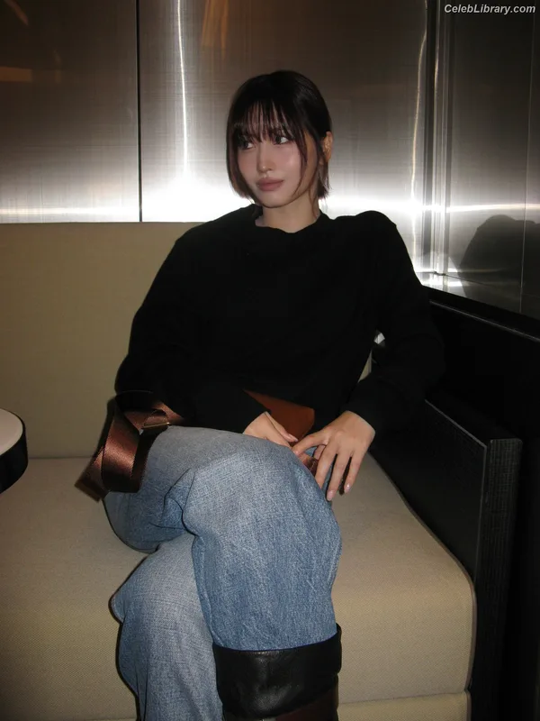 Hirai Momo TWICE photo 11 of 639