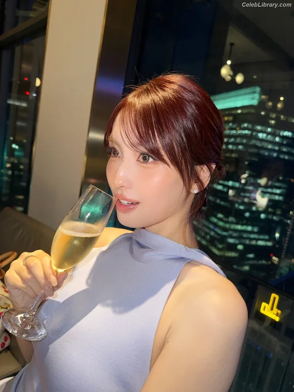 Hirai Momo TWICE photo 12 of 639