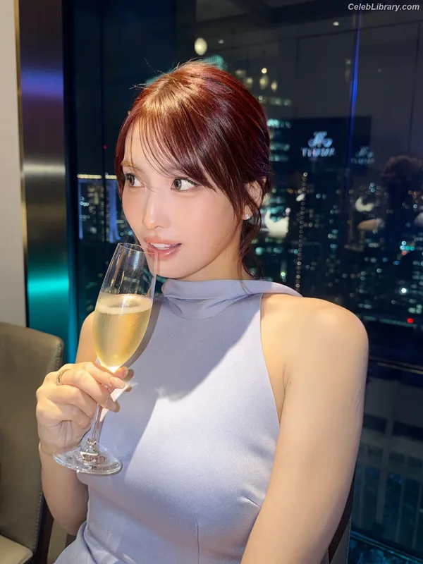 Hirai Momo TWICE photo 13 of 639