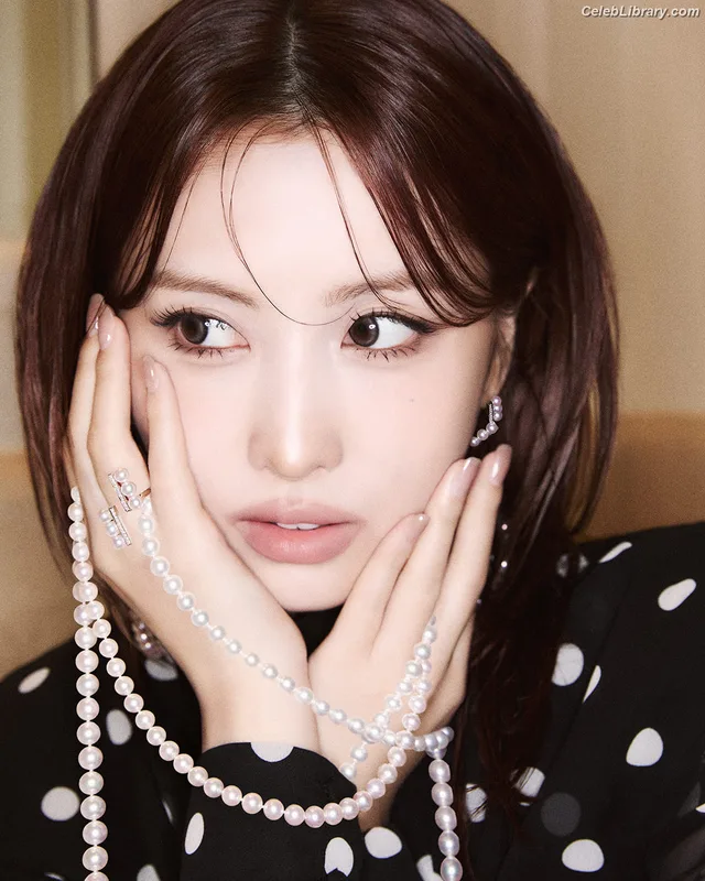 Hirai Momo  TWICE photo 2 of 639