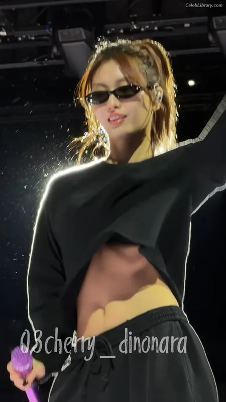 Hirai Momo  TWICE photo 14 of 639