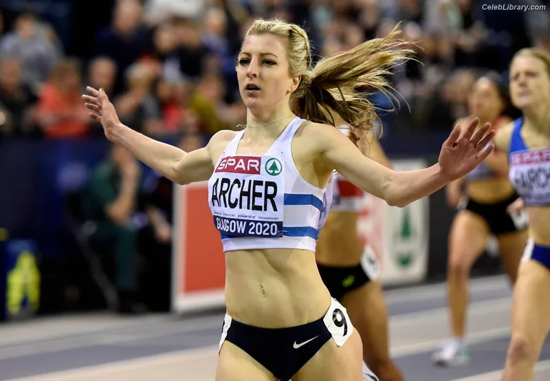 Holly Archer photo 14 of 141