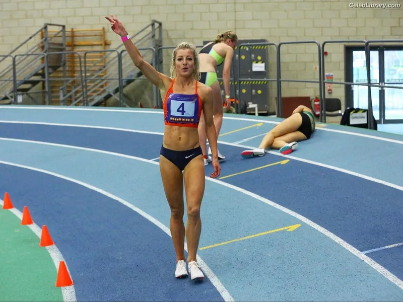Holly Archer photo 1 of 141