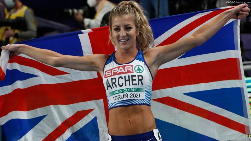 Holly Archer photo 19 of 141